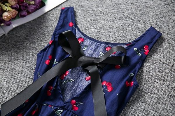 Girls 4-7 year old dress-119 - Image 4